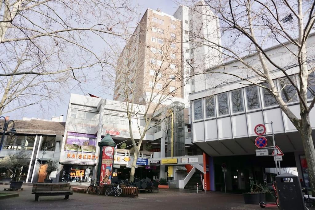 Neu Modernes Apartment In Top Lage, Free Parking Max 1,65M Hoehe Und 1,8M Breite Karlsruhe Bagian luar foto