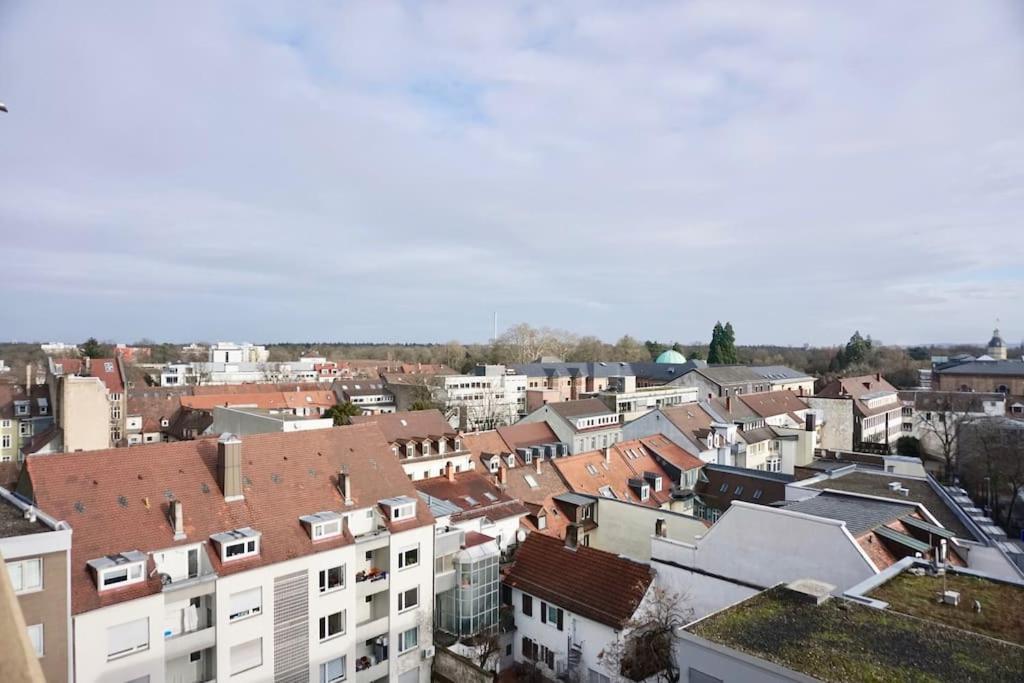 Neu Modernes Apartment In Top Lage, Free Parking Max 1,65M Hoehe Und 1,8M Breite Karlsruhe Bagian luar foto
